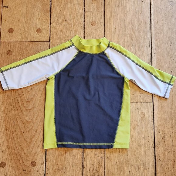 Circo Gray/White/Green High Neck Rash Guard Size 4T - Picture 2 of 7